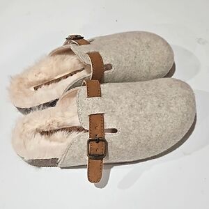 NWOT Kelly and Katie Kids Slides Mules with Faux Fur Size 1M